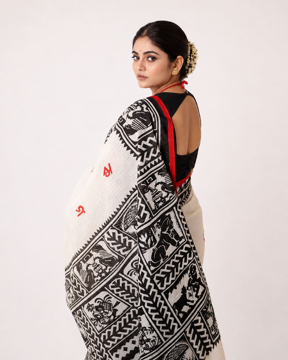 Chandramukhir Sahaj Path Khadi Cotton Saree In Black White
