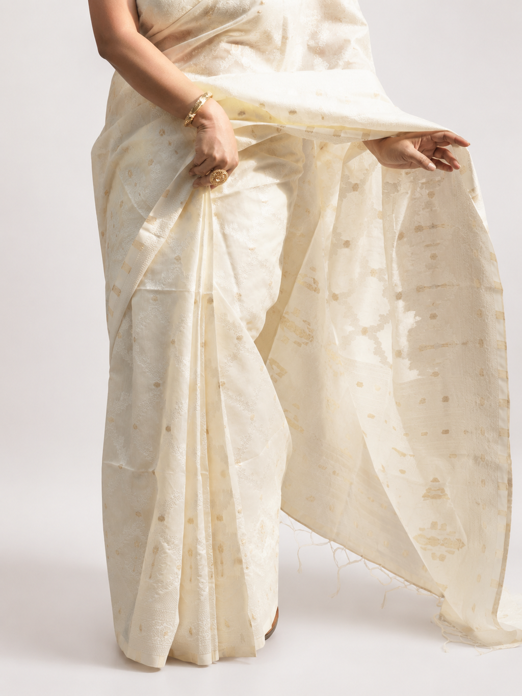 Shayari White Chikankari Saree With Zari Border