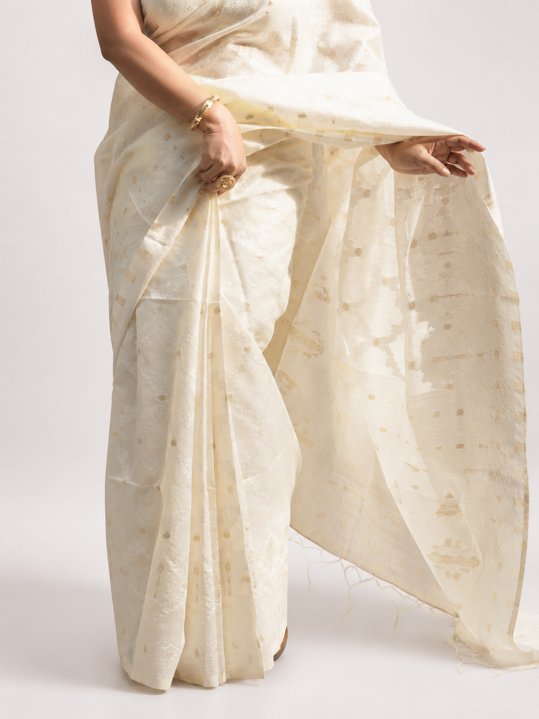 Shayari White Chikankari Saree With Zari Border