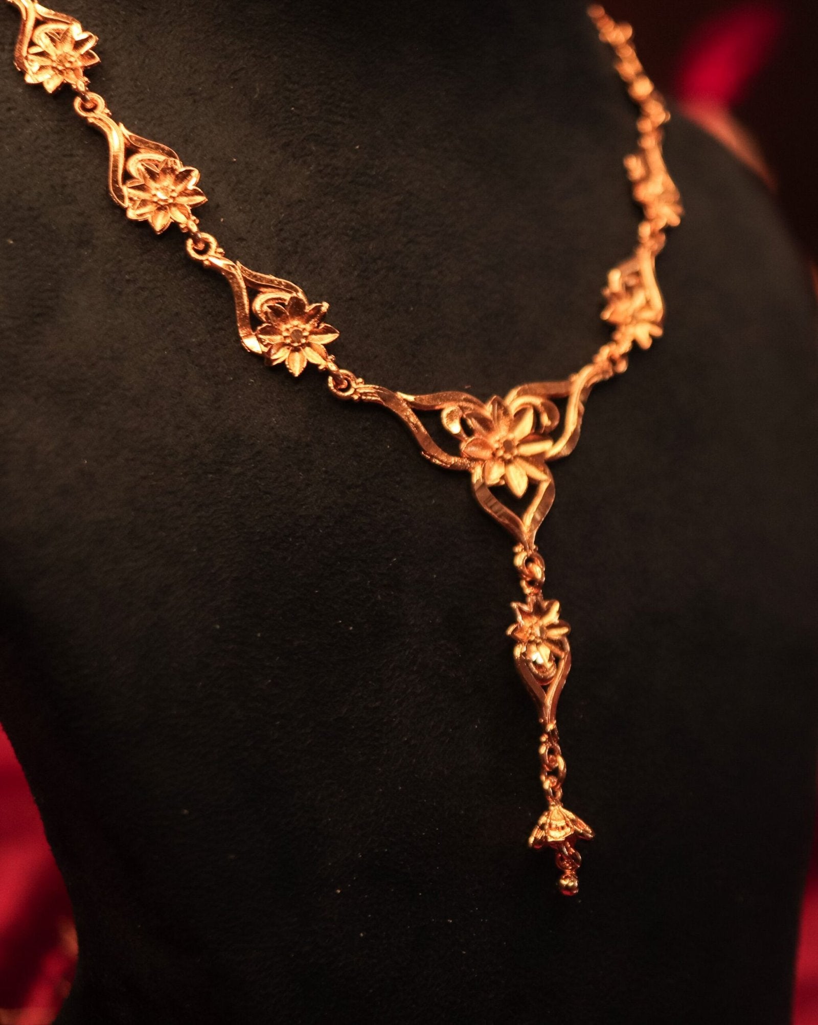 Tapa Tini Flower Sleek Necklace