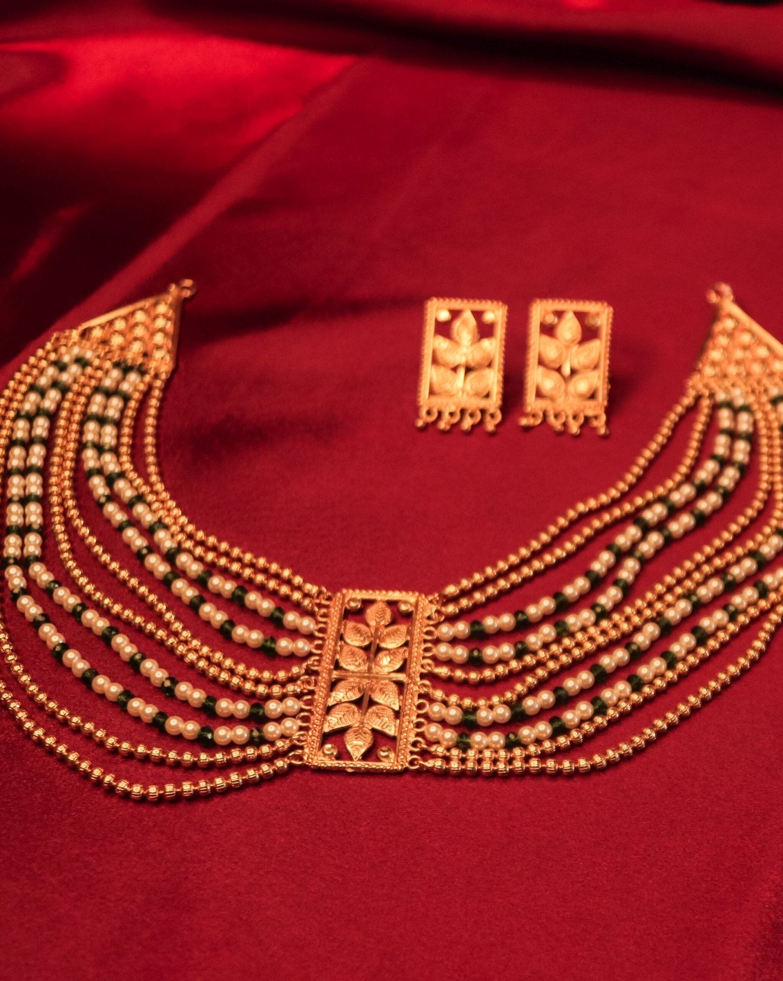 Motihari Pearl Gold Beaded Necklace