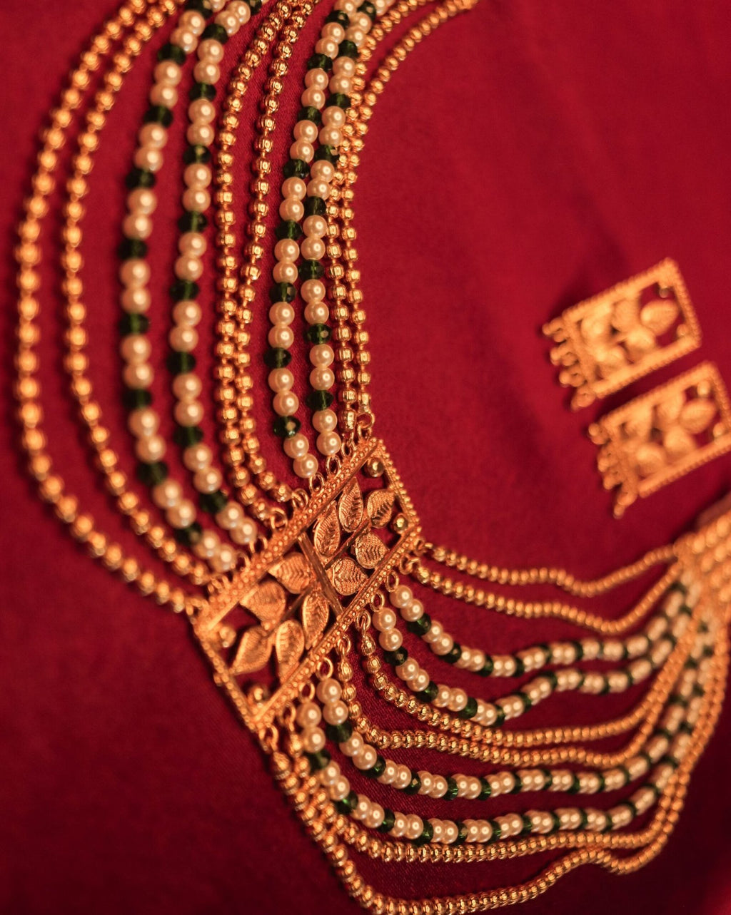 Motihari Pearl Gold Beaded Necklace