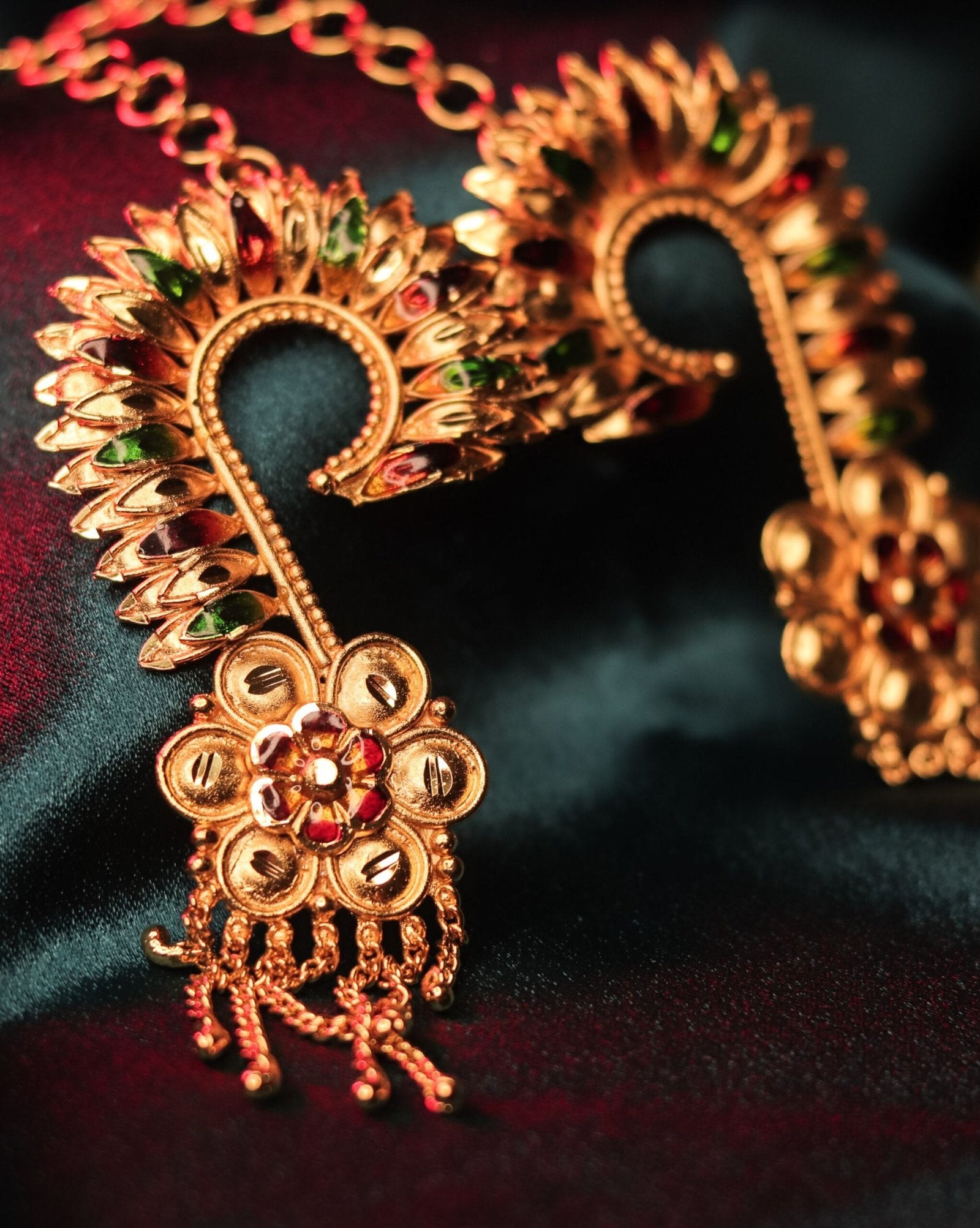 Konika Flower Full Kaan Earrings