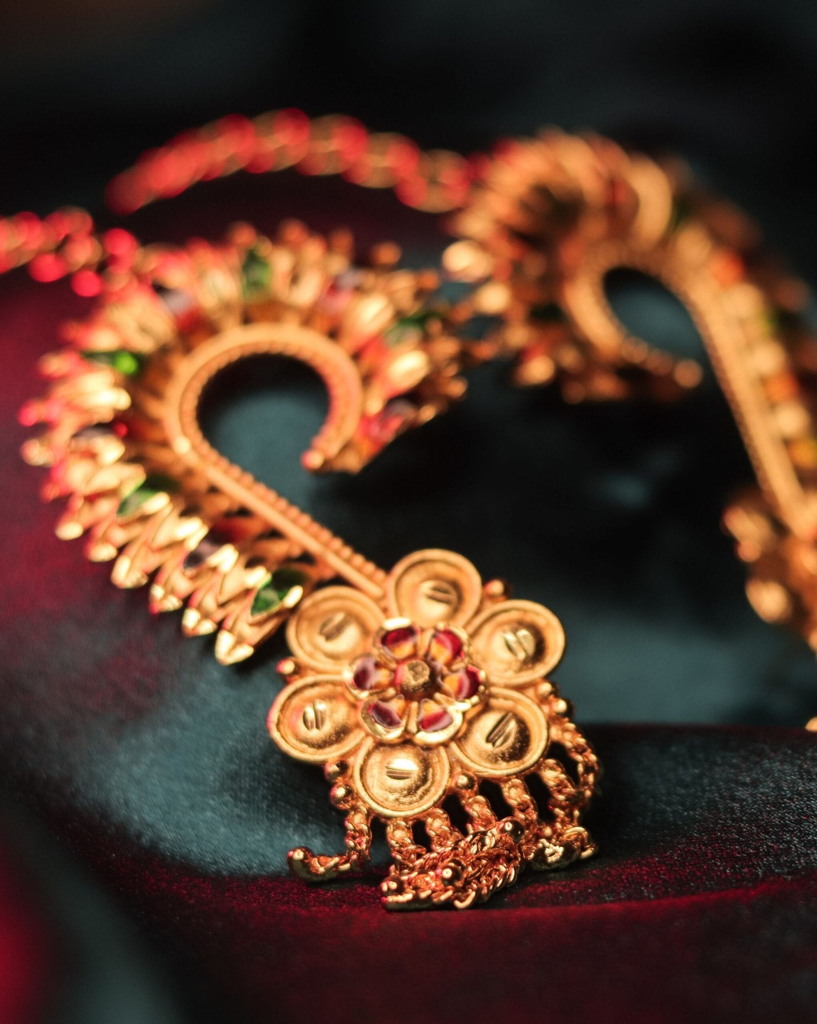 Konika Flower Full Kaan Earrings