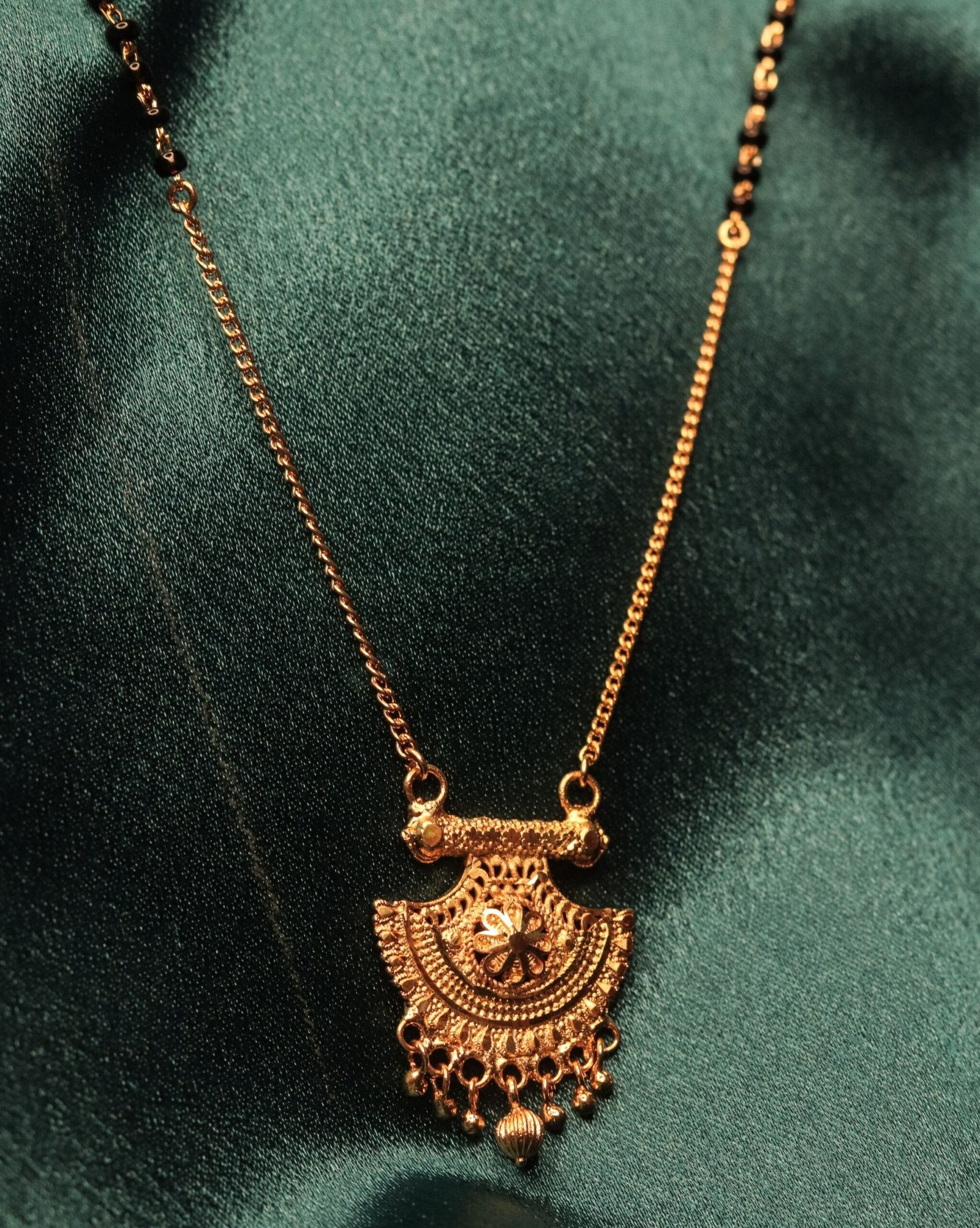 Ful Taali Sleek Mangalsutra