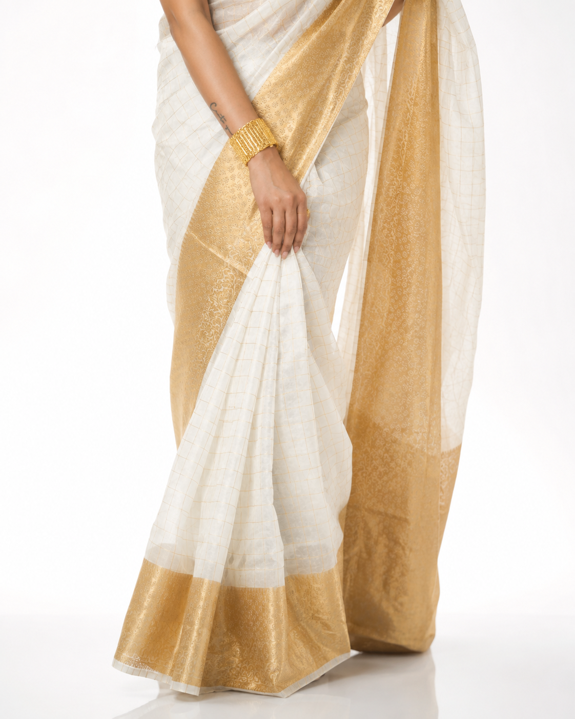 MANJADI (Kasavu Organza Silk)