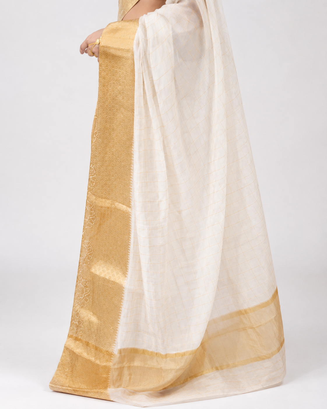 MANJADI (Kasavu Organza Silk)